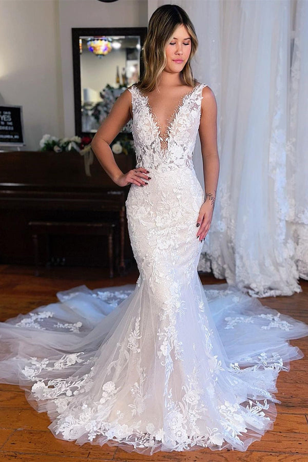 Sleeveless Lace Appliques Sexy Open Back Mermaid Wedding Dress